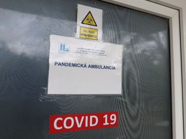 COVID-19 na Slovensku: PCR testy odhalili 1216 prípadov nákazy, antigénové ďalších 245