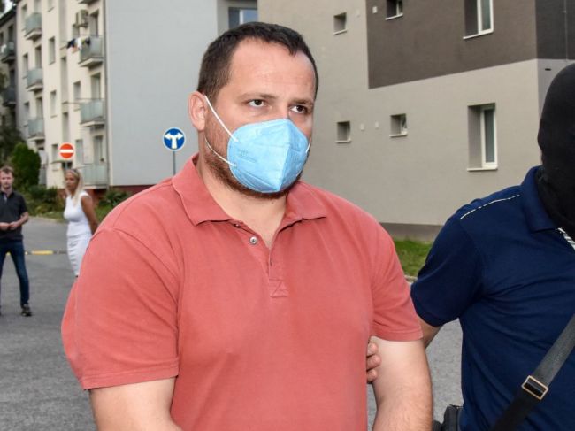Súd prepustil Petra Scholtza a štyroch vyšetrovateľov NAKA