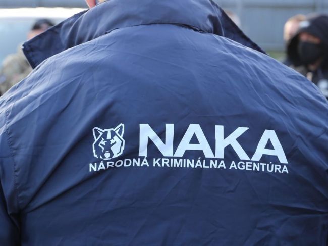 Na exšéfa operatívcov NAKA vydali medzinárodný zatykač