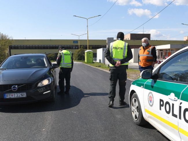 Karanténa pre nezaočkovaných sa po príchode na Slovensko skráti na desať dní