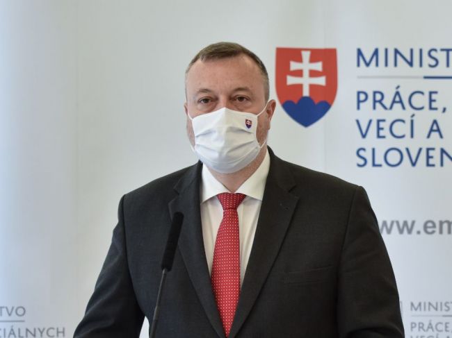 Krajniak: Sme v stave, že väčšina ľudí neverí žiadnej štátnej autorite