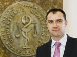 Dekan Farmaceutickej fakulty UK vyzýva ľudí, aby sa dali zaočkovať proti chrípke