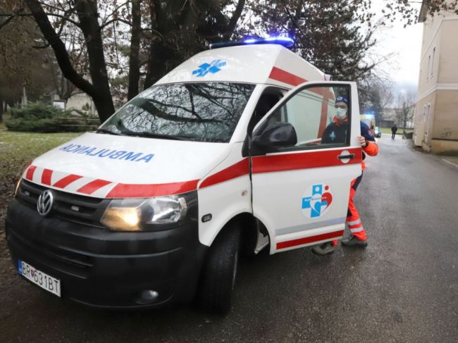 Kvôli úrazom v roku 2020 hospitalizovali vyše 65.000 ľudí, toto bola najčastejšia príčina