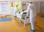 COVID-19 na Slovensku: Pribudli stovky prípadov nákazy a 17 obetí