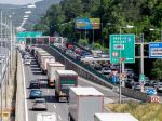 V Bratislave došlo k viacerým nehodám, NDS uzatvára tunel Sitina