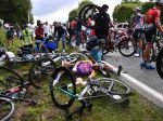 Žena, ktorá spôsobila pád pelotónu na Tour, sa postaví pred súd