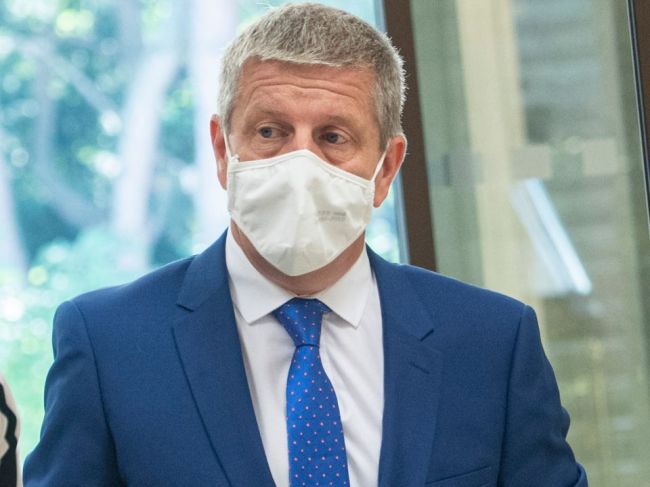 Rezort zdravotníctva chce zvýšiť platy zdravotníkom tak, aby SR bola konkurencieschopná