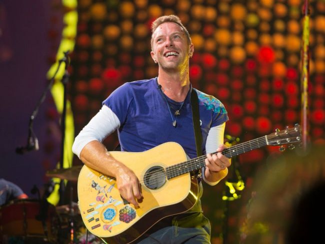 Skupina Coldplay vydala nový album Music Of The Spheres