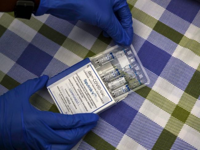 JAR nebude používať Sputnik V, vraj by mohol zhoršiť šírenie nákazy HIV
