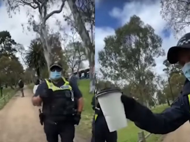Video: Policajt si pýtal pohár okoloidúceho. Musí vraj kontrolovať, či dodržiava opatrenia