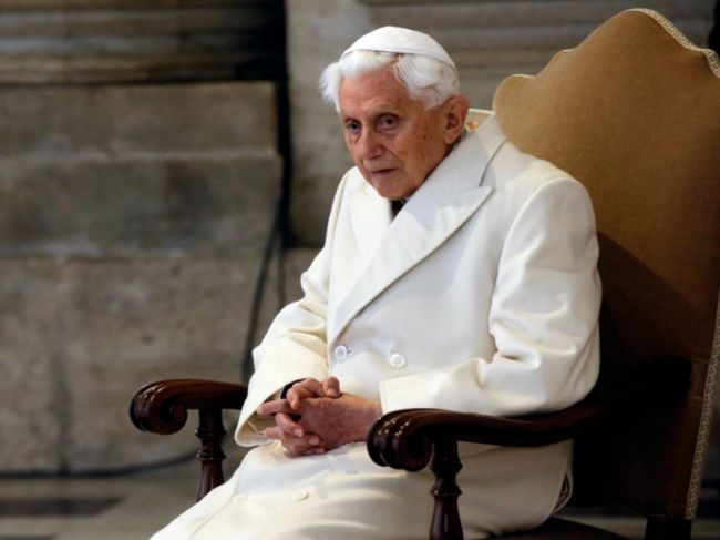 Benedikt XVI. dúfa, že čoskoro uvidí priateľov "v posmrtnom živote"