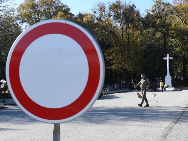 Konzílium odborníkov rozhodlo o opatreniach počas sviatkov