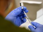 Tretia dávka vakcíny od Pfizeru/BioNTech má vyše 95-percentnú účinnosť