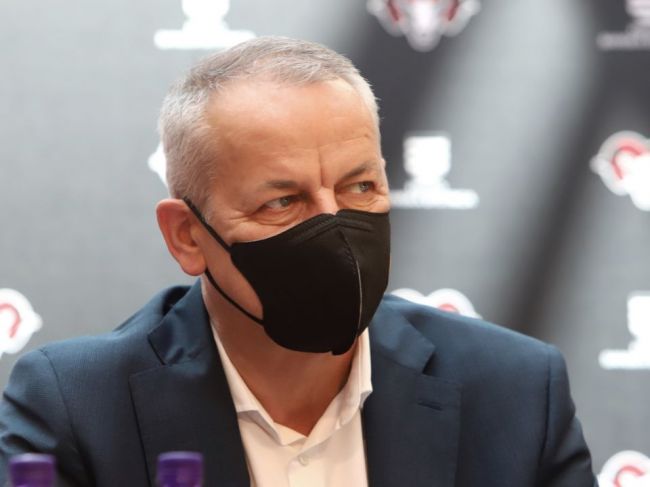Primátor vyzýva ľudí k očkovaniu, mesto delí od čiernej fázy iba krok