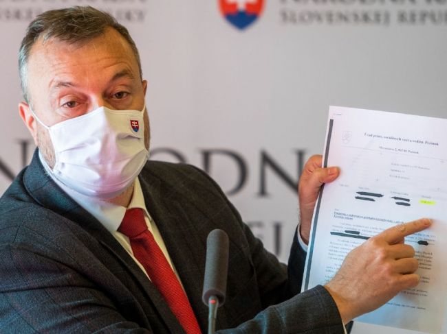 Systém nezlyhal, tvrdí Krajniak, opozícia ho chce za Prvú pomoc odvolávať