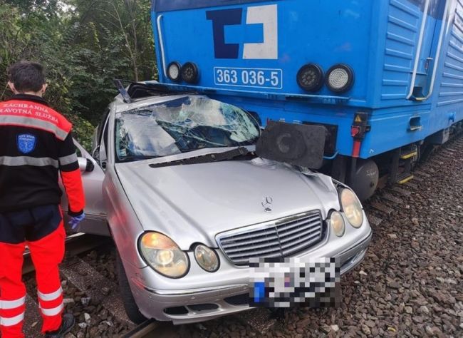 Tragická nehoda na železničnom priecestí si vyžiadala jeden ľudský život