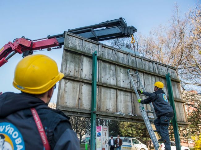 V Bratislave už bude zakázané umiestňovať reklamné stavby v prírode i na nábreží