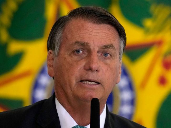 Facebook odstránil video brazílskeho prezidenta Bolsonara, hovoril v ňom o očkovaní