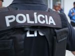 Policajt sa vyhrážal svojej manželke, súd ho vzal do väzby