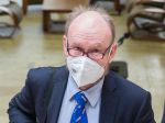 RÚVZ sa zaoberá infektológom Jarčuškom pre chýbajúci respirátor
