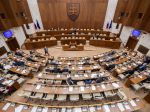 Poslanci si odsúhlasili voľno, v piatok sa rokovať nebude