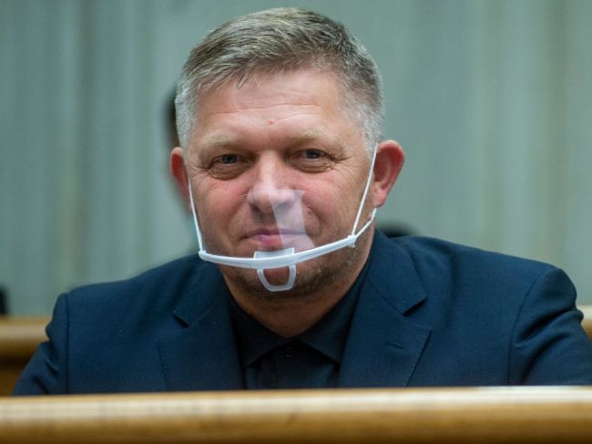 Fico: Neverím bankám, časť úspor mám v hotovosti. Čo je na tom zvláštne?