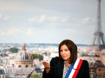 Starostka Paríža Hidalgová navrhuje zrušenie regionálnych úradov zdravotníctva