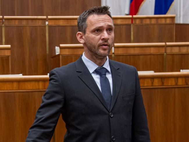 Poslanecký klub OĽANO opustil jeden z poslancov