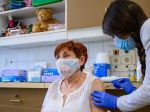 Maďarská vláda vyzve obyvateľov na očkovanie treťou dávkou vakcíny proti covidu