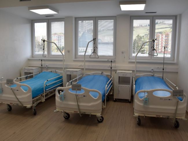 Prieskum: Mladí Slováci považujú za najväčšie problémy zdravotníctvo a korupciu