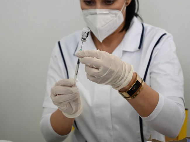 V slovenskom meste zvažujú mimoriadne termíny na očkovanie, záujem je veľký