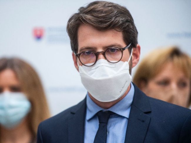 Mišík: Pandemická situácia sa zhoršuje rýchlejšie, do Vianoc lepšia nebude