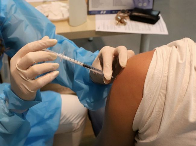 Sprísnené opatrenia v Rakúsku zvýšili záujem o očkovanie