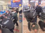 Potýčka v supermarkete: Jedného z trojice obvinených vzali do väzby