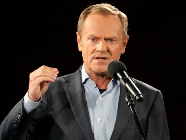 Tusk: Poľsko by malo zvážiť aktivovanie článku 4 zmluvy o NATO