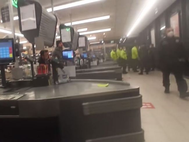 Mimoriadny výbor sa zaoberal zásahom polície v obchodnom dome, takýto je záver