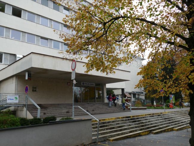 Zo žilinskej nemocnice previezli za tri dni do iných nemocníc 16 pacientov
