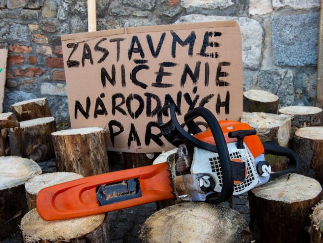 Hlasovanie o reforme národných parkov poslanci presunuli na ďalšiu schôdzu