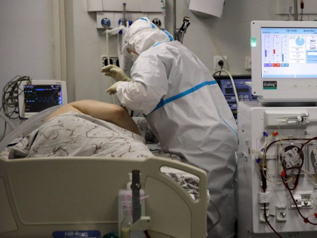 Do dvoch týždňov môže byť v nemocniciach 3000 pacientov, hrozí zastavenie bielej medicíny