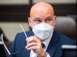 Gröhling: Nákup učebníc bude pre školy ľahší
