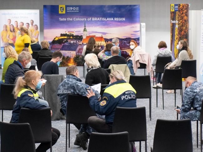 Najviac plne zaočkovaných je v Bratislavskom, najmenej v Trenčianskom kraji