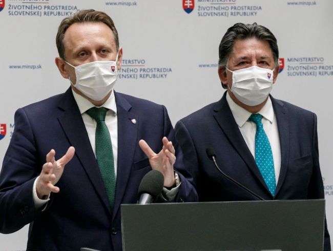 Budaj s Vlčanom vyzývajú na zodpovednejšiu ochranu pôdy,iniciovali výzvu