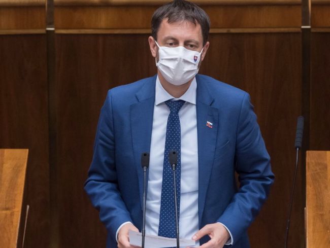 Premiér vystúpil pred poslancami parlamentu, adresoval im mimoriadnu výzvu