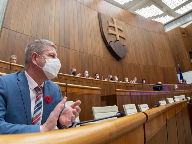 Reforma nemocníc ide do druhého čítania, OĽANO, SaS aj Za ľudí to vítajú