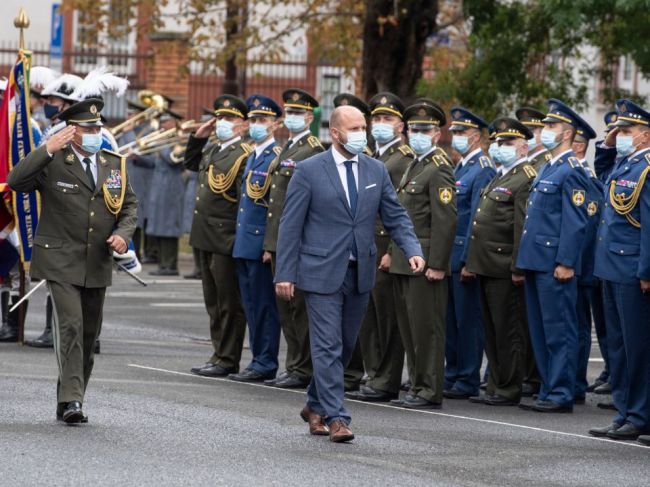 Ozbrojeným silám dôveruje viac ako 77 percent Slovákov