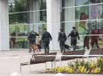 Muž z pomsty za zlý vývoj fondov polial banke bankomat lepidlom