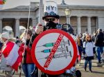 Vo Viedni protestovalo proti novým opatreniam približne 30.000 ľudí