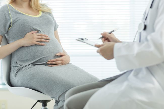 Ženy by mali počas tehotenstva dbať na správne sedenie
