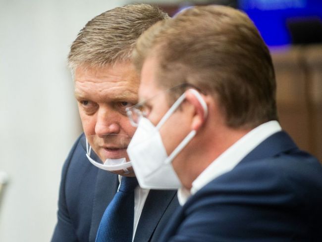 Smer-SD sa obrátil pre dve protipandemické vyhlášky na Ústavný súd SR