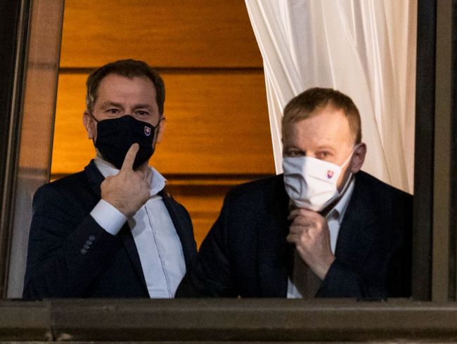 Koaličná rada by mala v pondelok hovoriť aj o tvrdom lockdowne